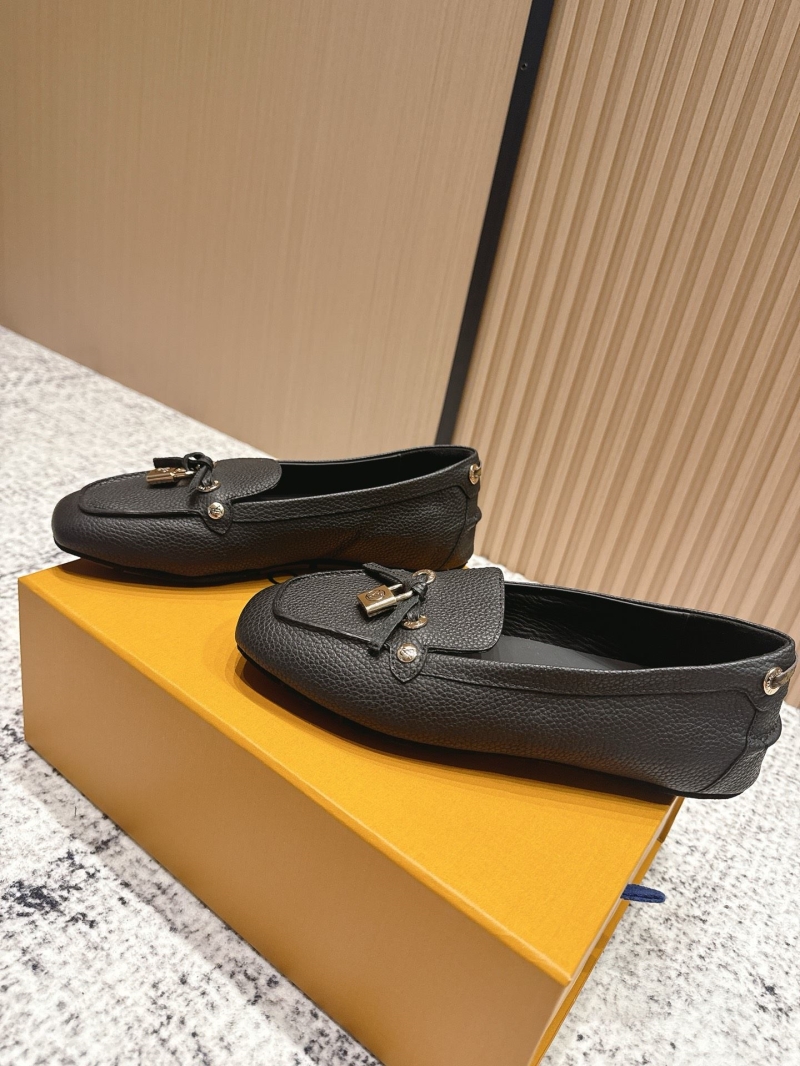 l0vis Vvtt0n loafers